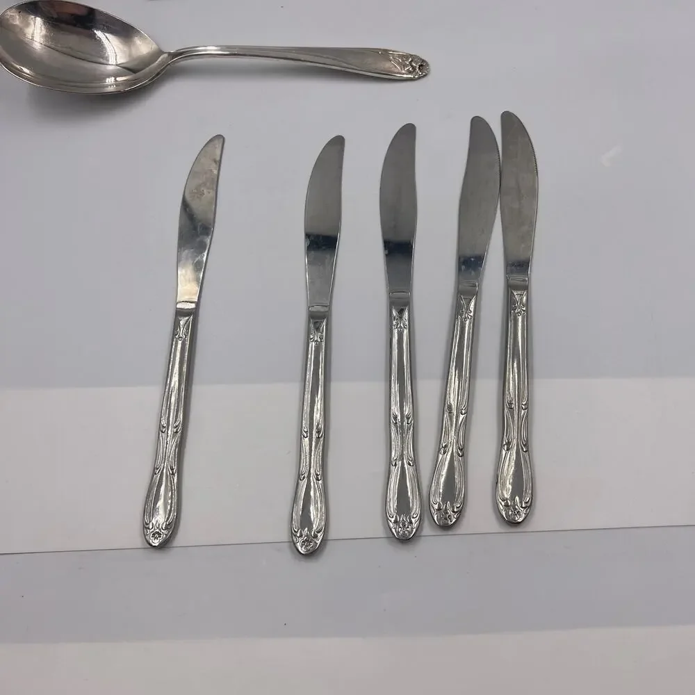 Vintage American Rogers Premier Stainless Flatware Set‎ Chapel Hill 28 Pieces